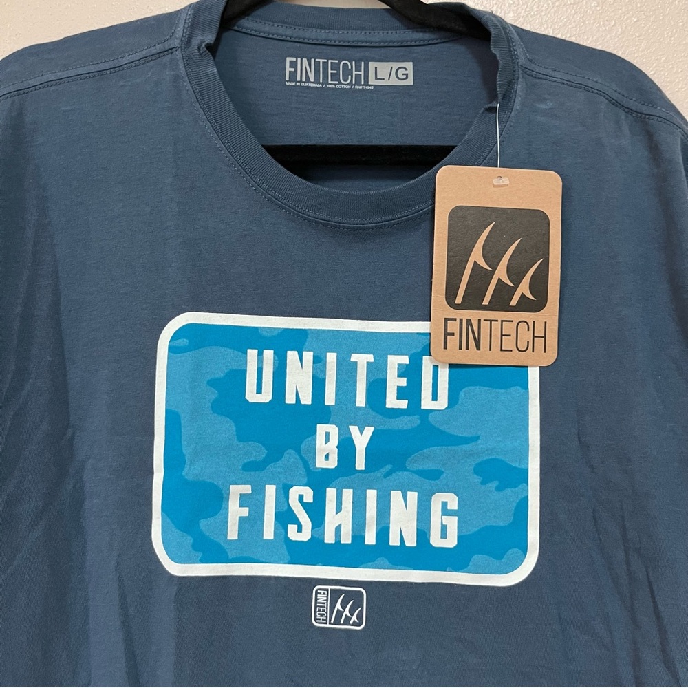 NWT Fintech Graphic T-Shirt United By Fishing Size Large Blue Short Sleeve Tee